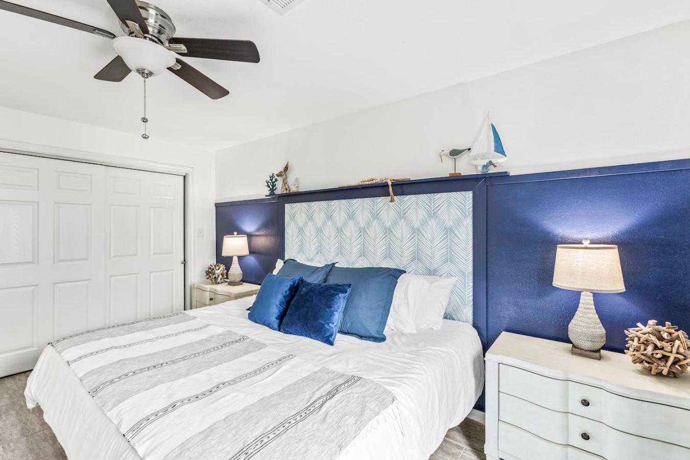 The Blue Oasis With Handicap Ramp Access Dog Friendly & Cowboy Pool Galveston Exterior photo